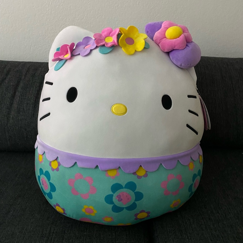 Sanrio Hello Kitty Squishmallow